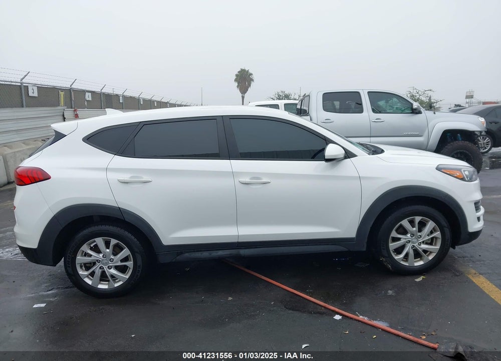 2021 HYUNDAI TUCSON SE VIN: KM8J23A41MU327132