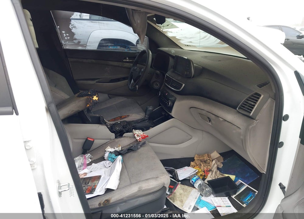 2021 HYUNDAI TUCSON SE VIN: KM8J23A41MU327132
