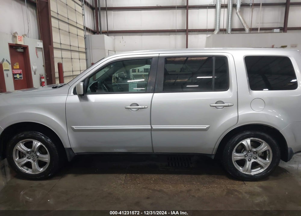 2012 HONDA PILOT EX VIN: 5FNYF3H43CB030268