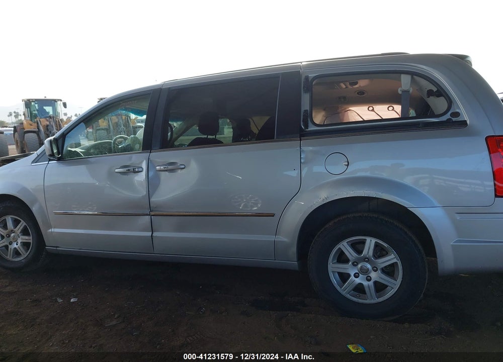 2010 CHRYSLER TOWN & COUNTRY TOURING VIN: 2A4RR5D16AR285043
