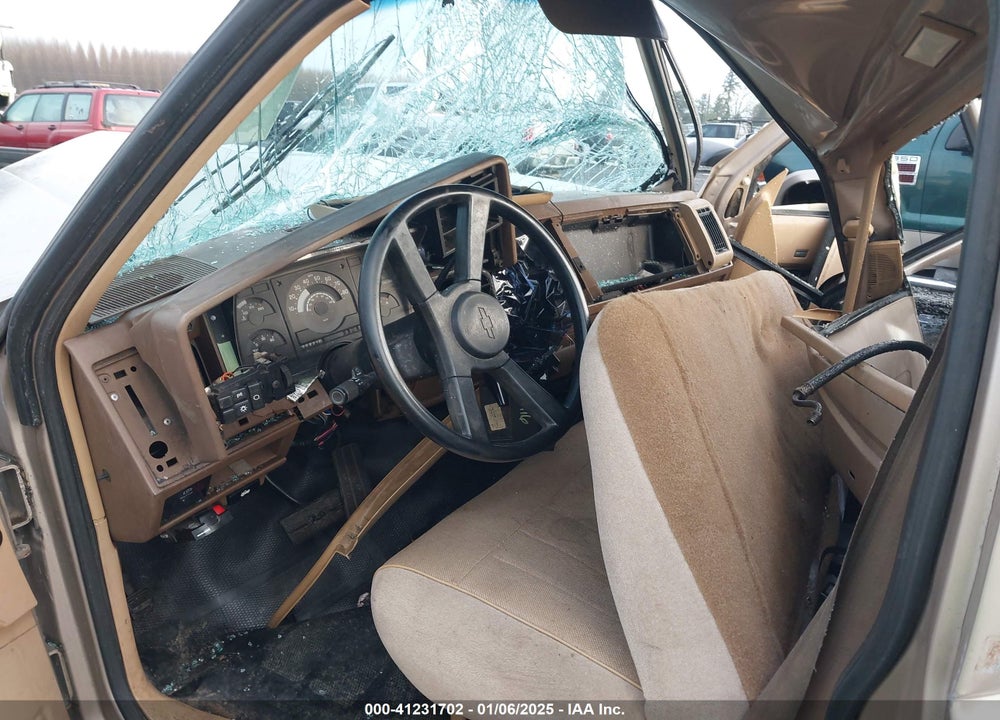 1988 CHEVROLET GMT-400 C2500 VIN: 1GCFC24H0JE193719