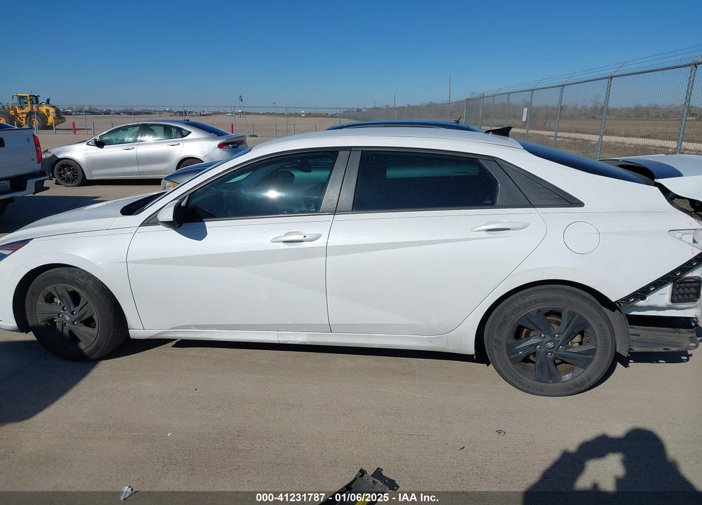2021 HYUNDAI ELANTRA VIN: 5NPLM4AG0MH001002
