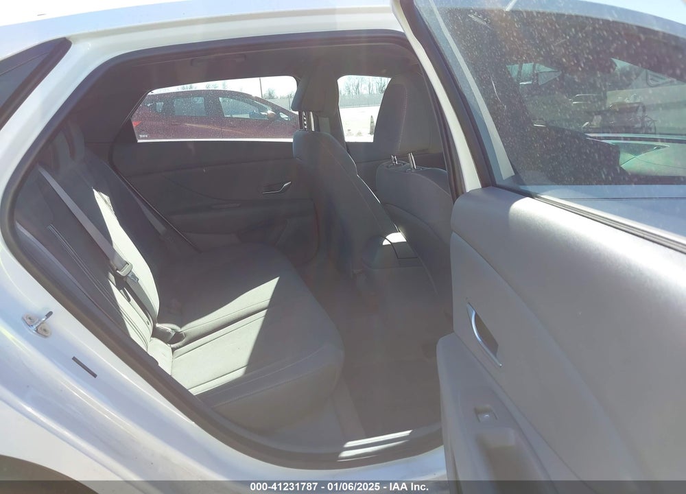 2021 HYUNDAI ELANTRA VIN: 5NPLM4AG0MH001002