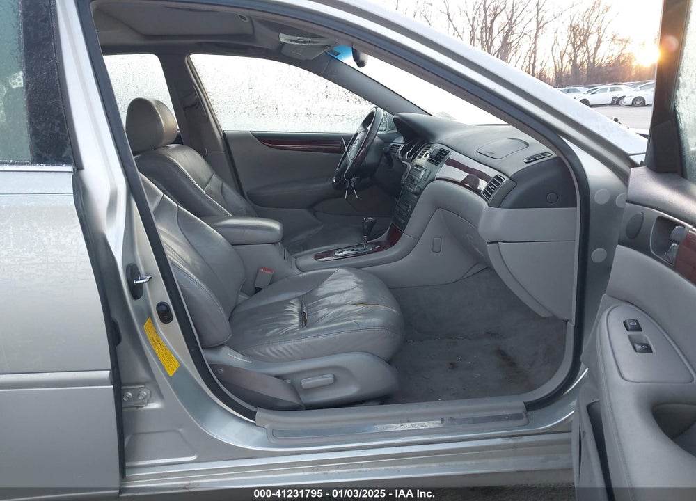 2002 LEXUS ES 300 VIN: JTHBF30G420044476