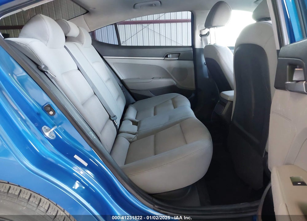 2017 HYUNDAI ELANTRA SE VIN: KMHD74LF9HU109156
