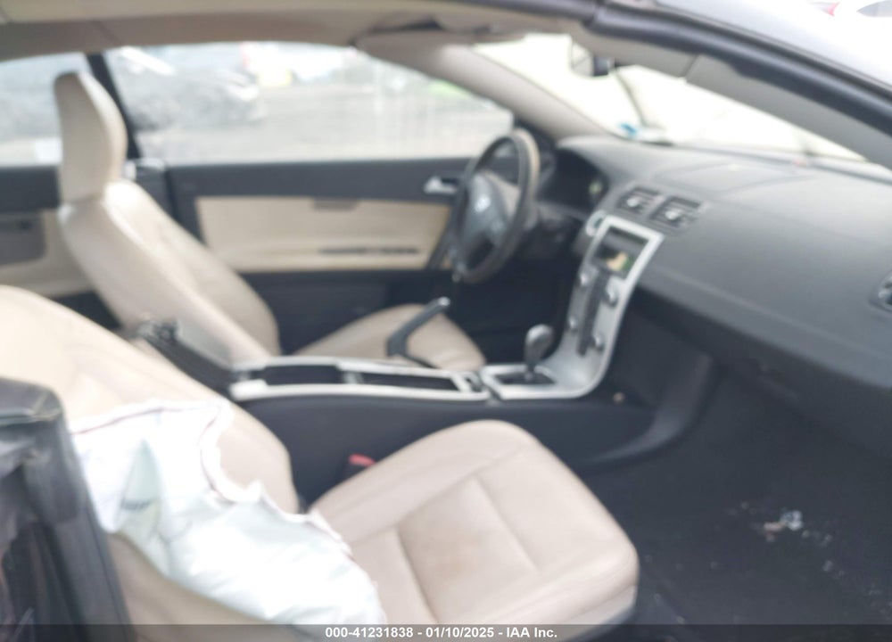 2011 VOLVO C70 VIN: YV1672MC3BJ107203