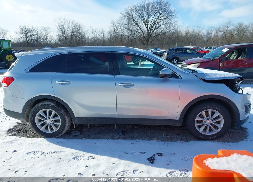2016 KIA SORENTO 2.4L LX VIN: 5XYPG4A30GG182314