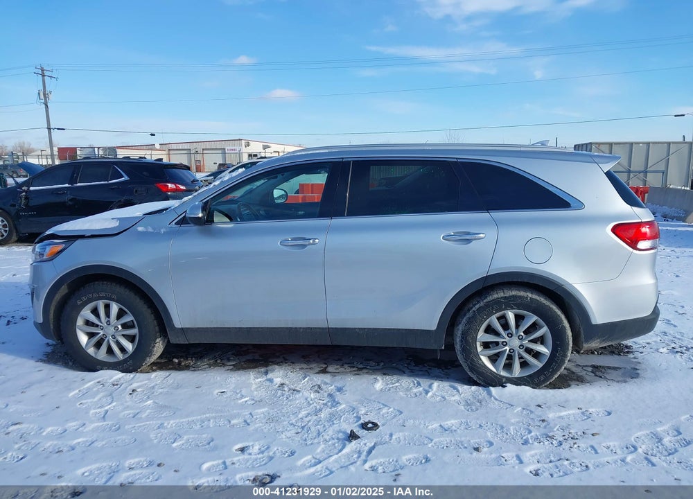 2016 KIA SORENTO 2.4L LX VIN: 5XYPG4A30GG182314