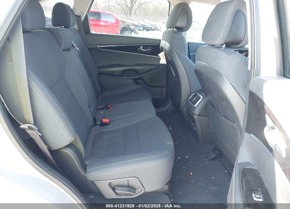 2016 KIA SORENTO 2.4L LX VIN: 5XYPG4A30GG182314