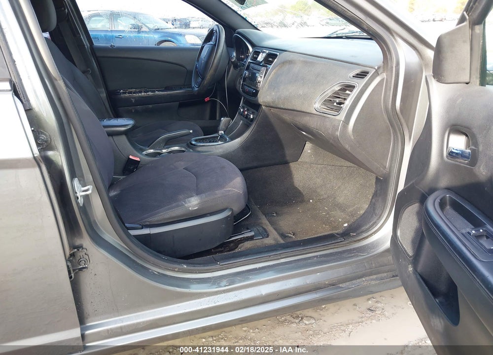 2012 CHRYSLER 200 LX VIN: 1C3CCBAB4CN256654