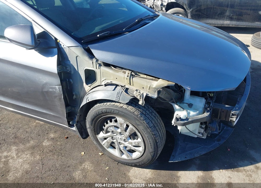 2018 HYUNDAI ELANTRA SE VIN: 5NPD74LFXJH321116