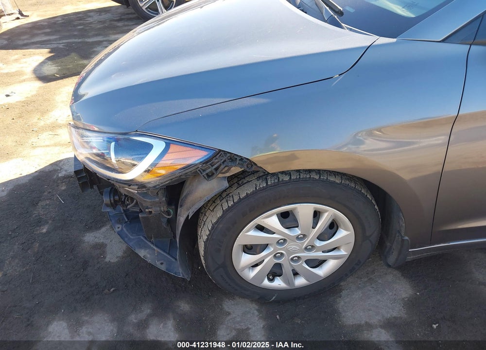 2018 HYUNDAI ELANTRA SE VIN: 5NPD74LFXJH321116