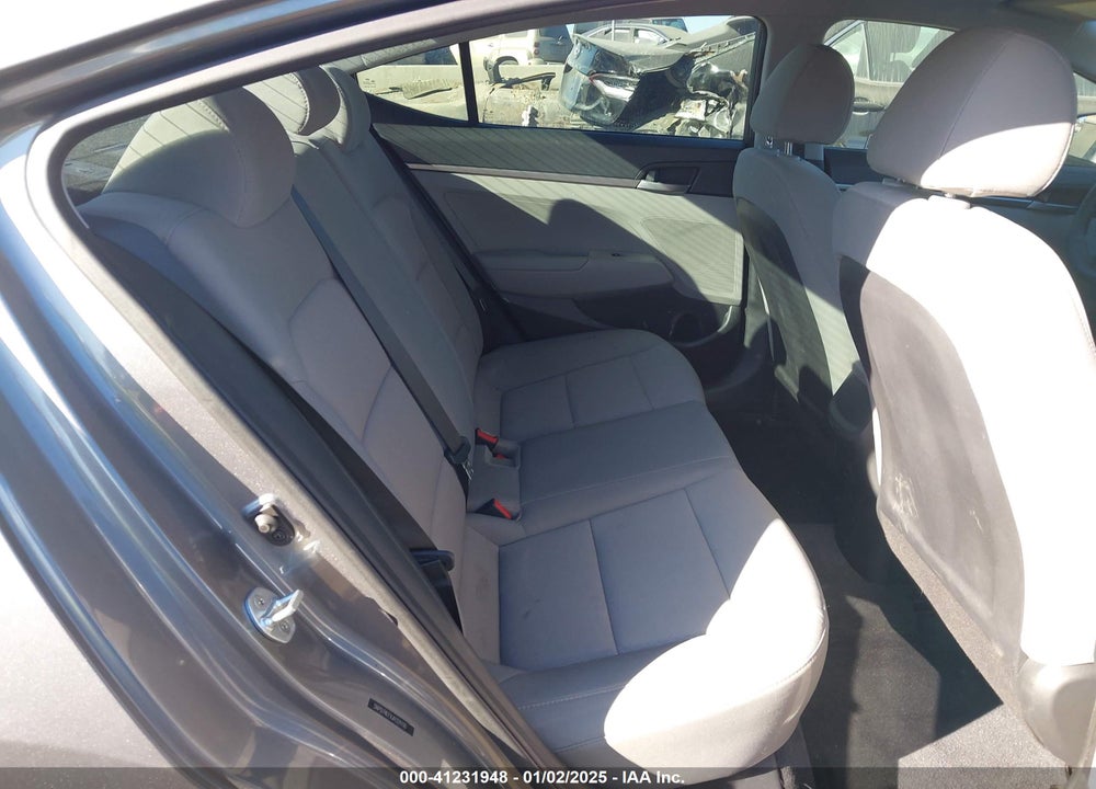 2018 HYUNDAI ELANTRA SE VIN: 5NPD74LFXJH321116