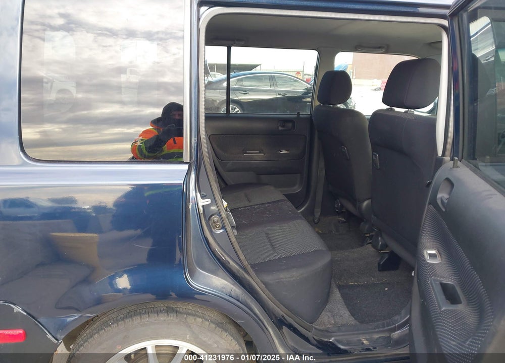 2005 SCION XB VIN: JTLKT334754023411