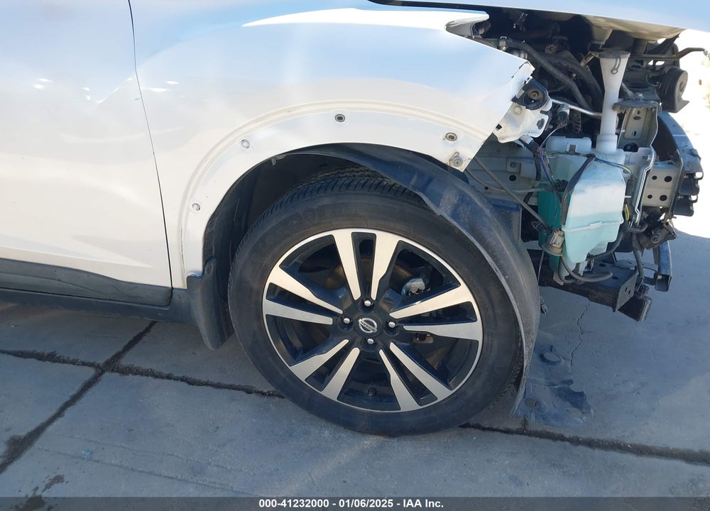 2019 NISSAN KICKS SV VIN: 3N1CP5CU3KL525065