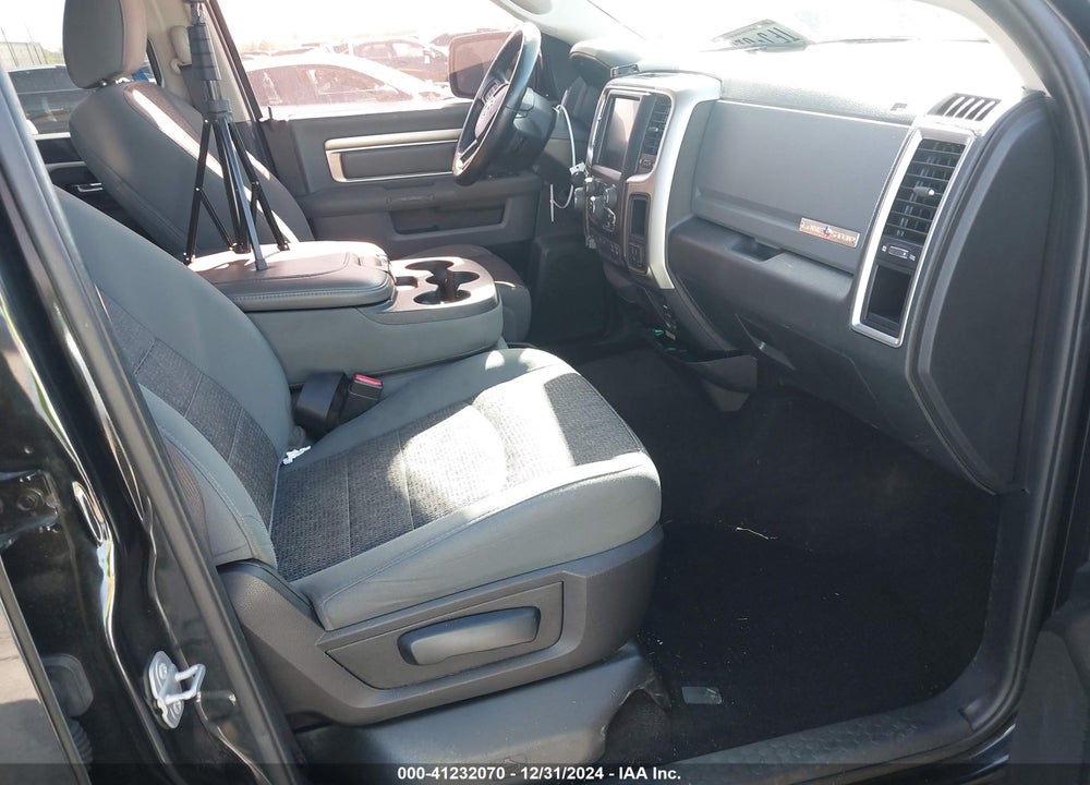 2016 RAM 1500 VIN: 1C6RR6LT9GS209684