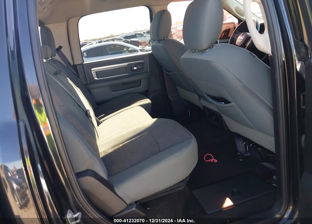 2016 RAM 1500 VIN: 1C6RR6LT9GS209684