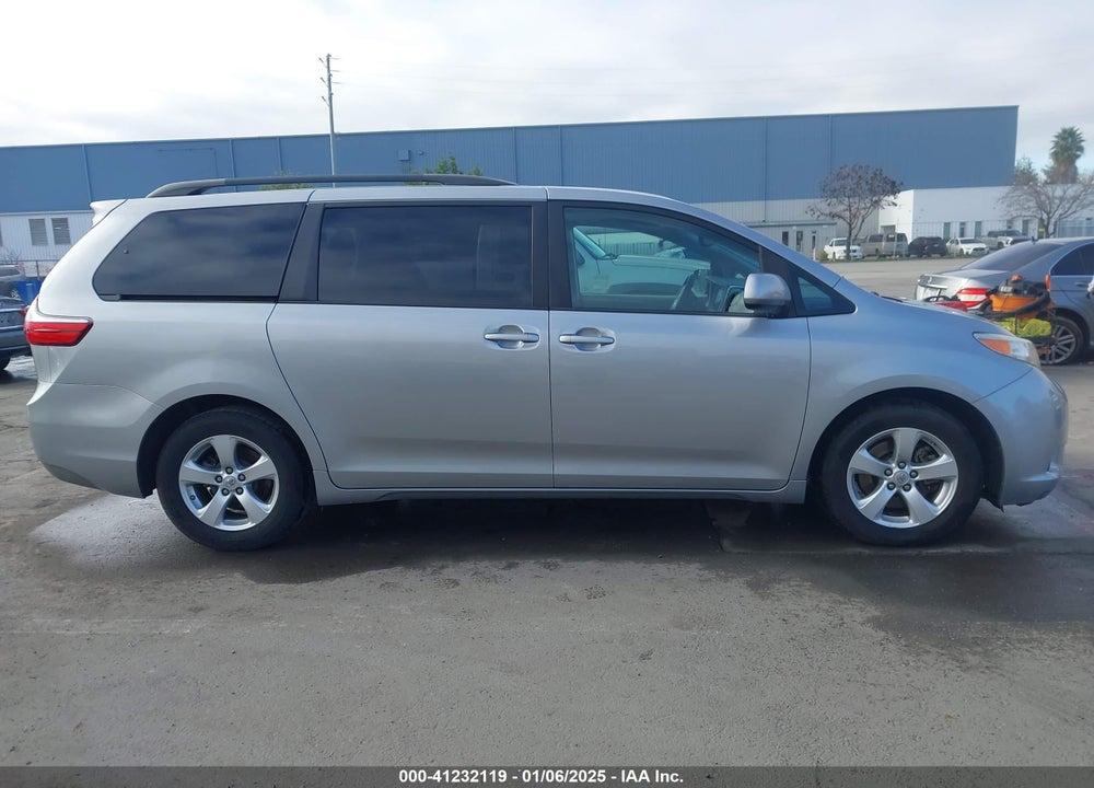 2017 TOYOTA SIENNA VIN: 5TDKZ3DC9HS787754