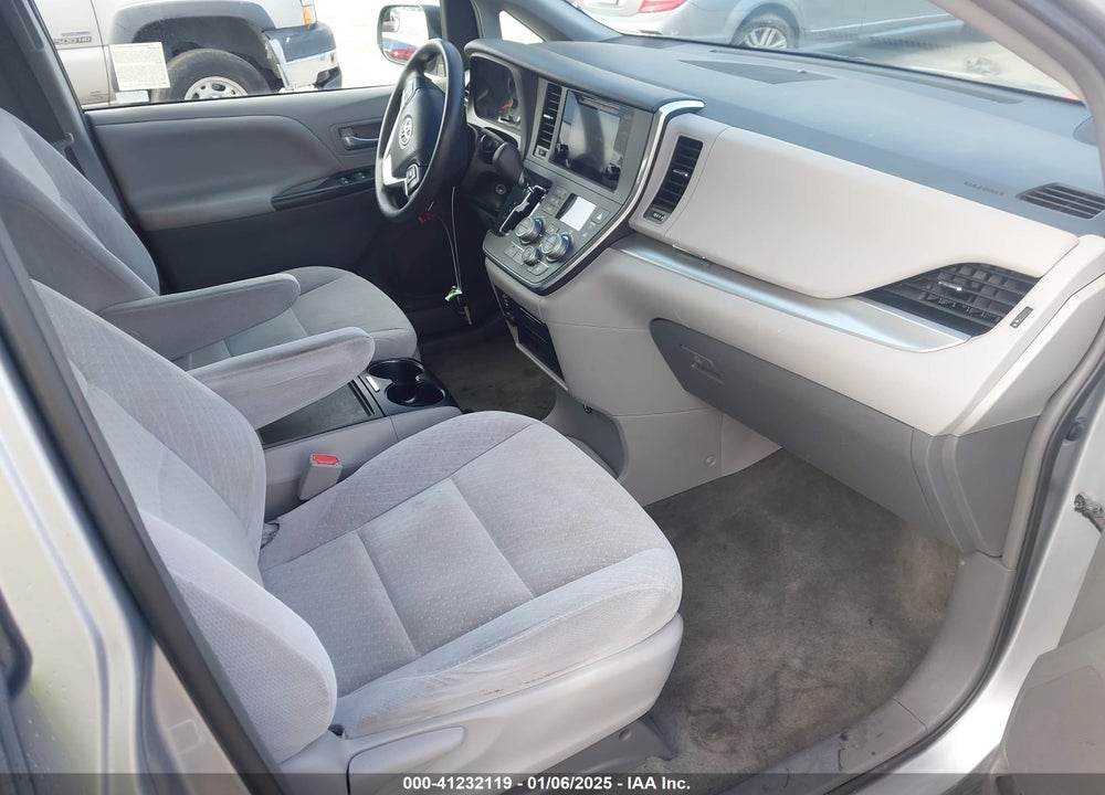 2017 TOYOTA SIENNA VIN: 5TDKZ3DC9HS787754