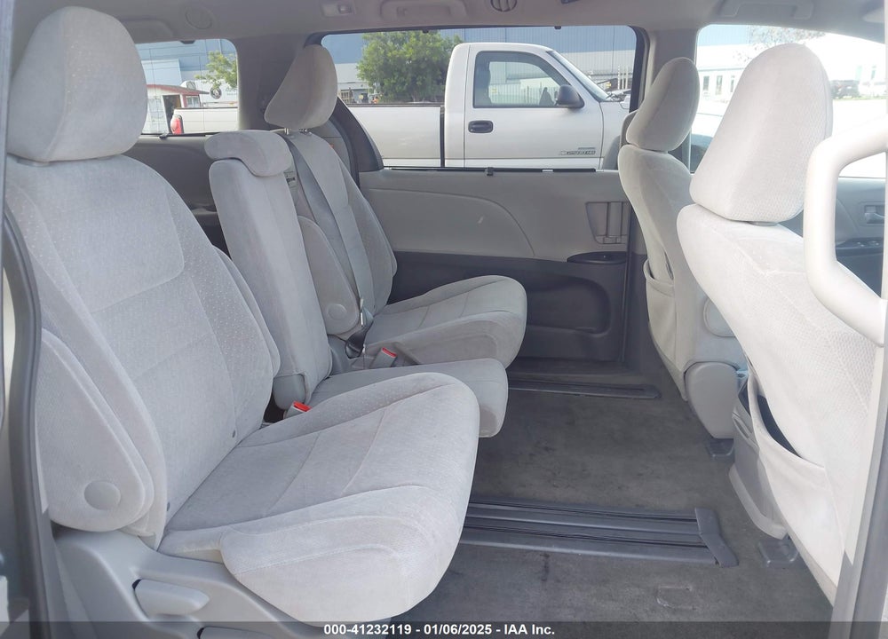 2017 TOYOTA SIENNA VIN: 5TDKZ3DC9HS787754