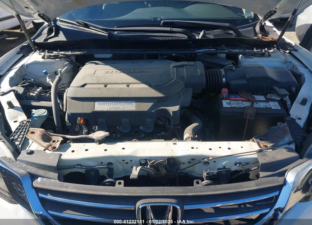 2013 HONDA ACCORD VIN: 1HGCR3F82DA008894