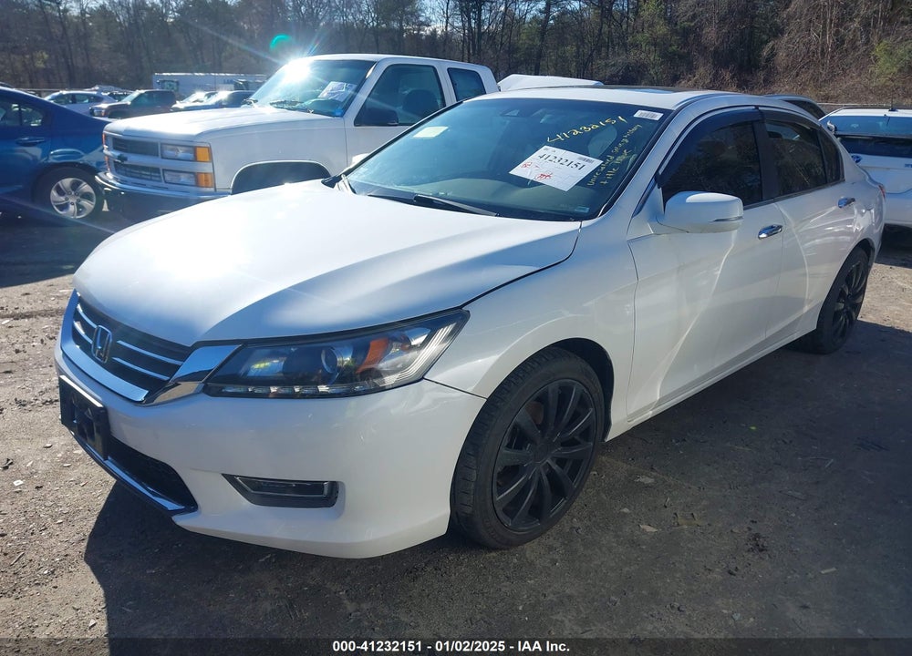 2013 HONDA ACCORD VIN: 1HGCR3F82DA008894