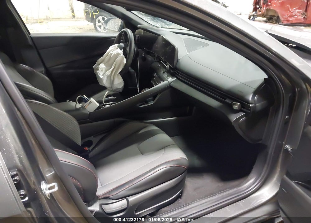 2024 HYUNDAI ELANTRA VIN: KMHLR4DF5RU724549