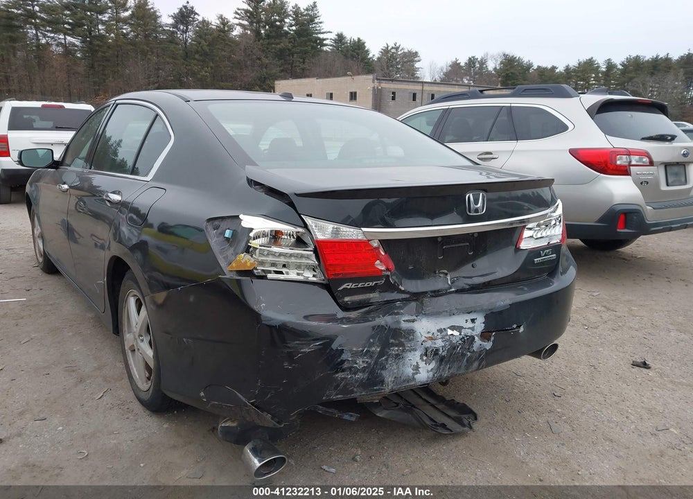 2013 HONDA ACCORD VIN: 1HGCR3F88DA029166