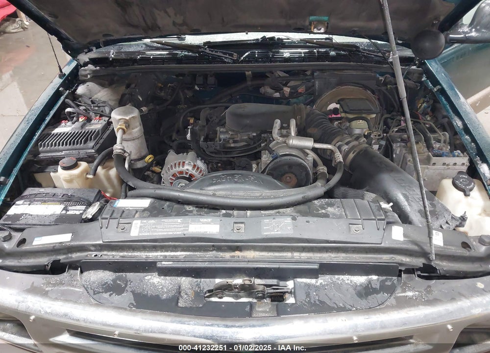 1996 CHEVROLET BLAZER VIN: 1GNDT13WXT2204027