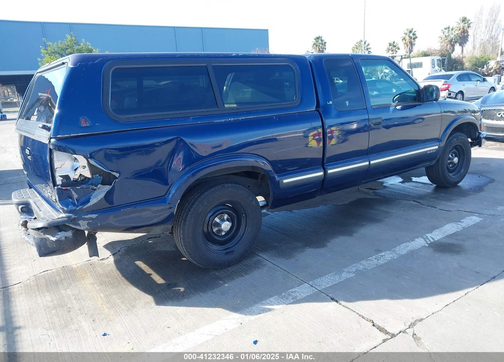 2001 CHEVROLET S-10 LS VIN: 1GCCS195318237340