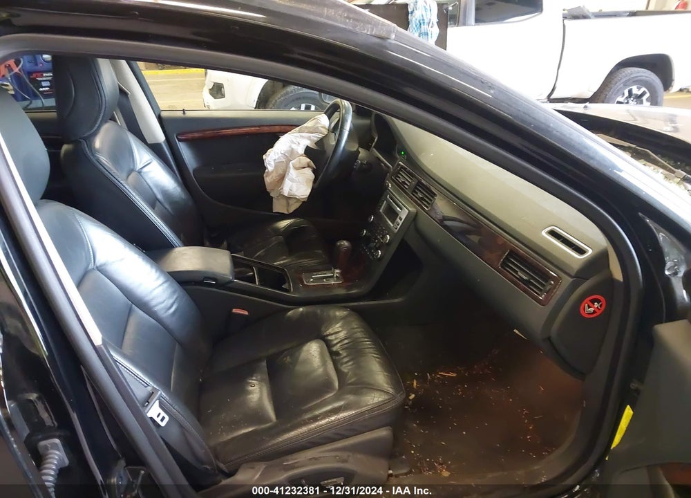 2008 VOLVO XC70 VIN: YV4BZ982181011472