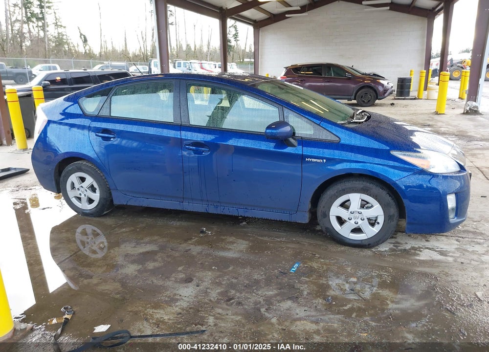 2011 TOYOTA PRIUS TWO VIN: JTDKN3DU4B0312754