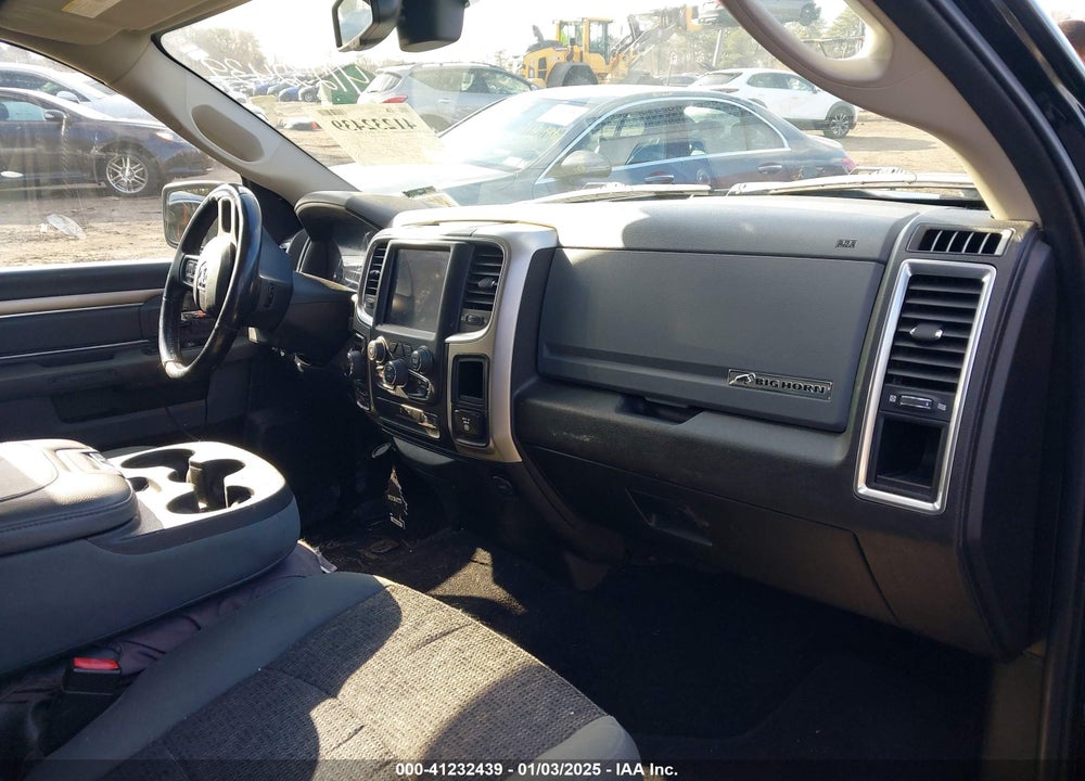 2019 RAM 1500 CLASSIC VIN: 1C6RR7TT1KS713242