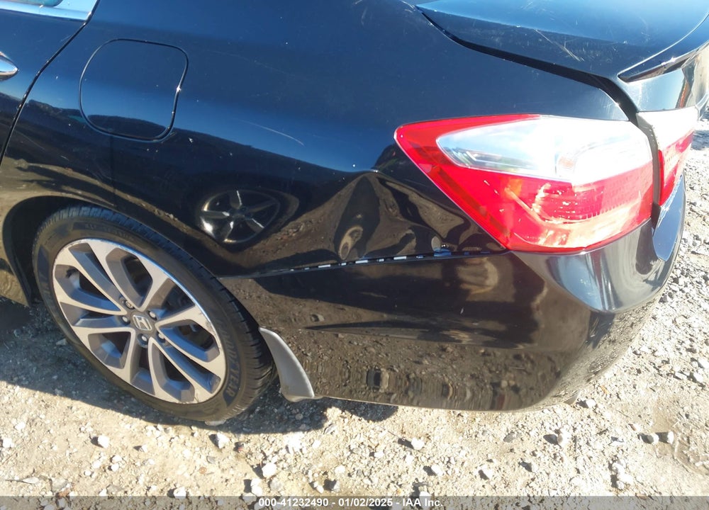 2015 HONDA ACCORD VIN: 1HGCR2F54FA053063
