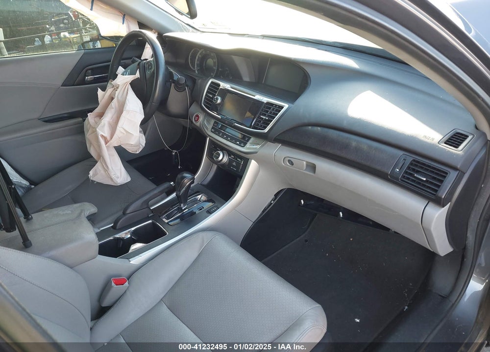 2013 HONDA ACCORD VIN: 1HGCR2F86DA092342