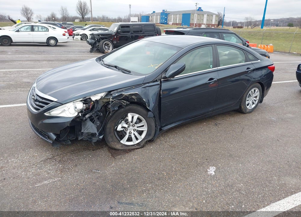 2013 HYUNDAI SONATA VIN: 5NPEB4AC4DH565795