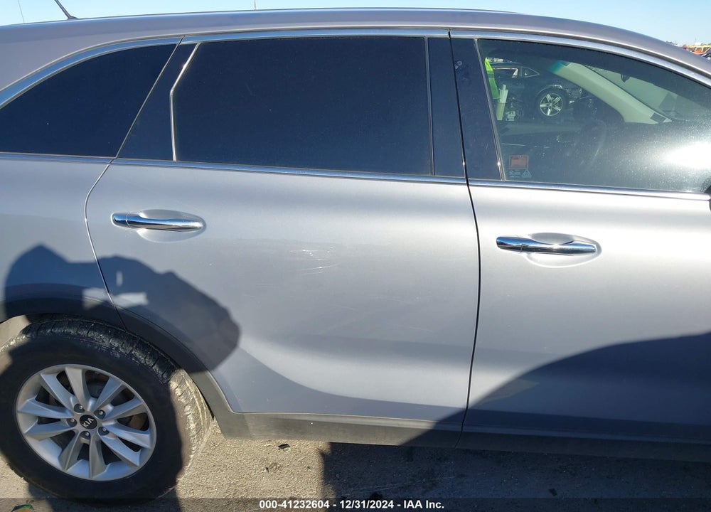 2019 KIA SORENTO 2.4L L VIN: 5XYPG4A34KG596835