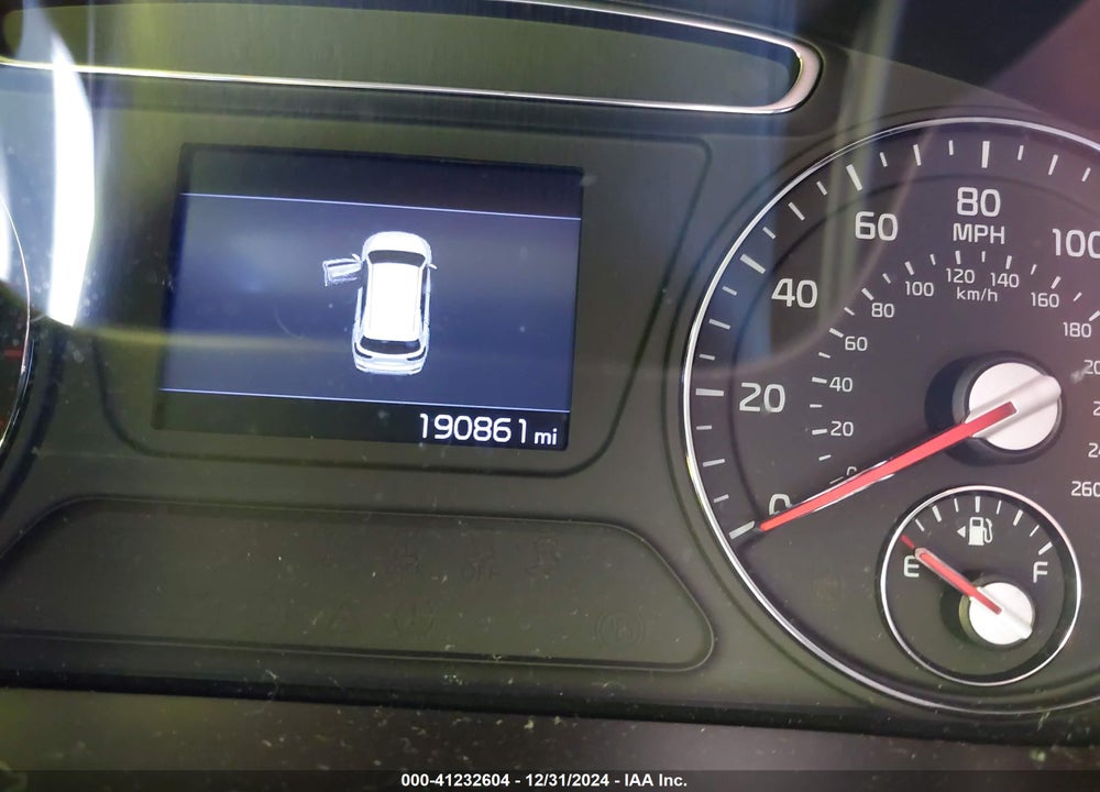 2019 KIA SORENTO 2.4L L VIN: 5XYPG4A34KG596835