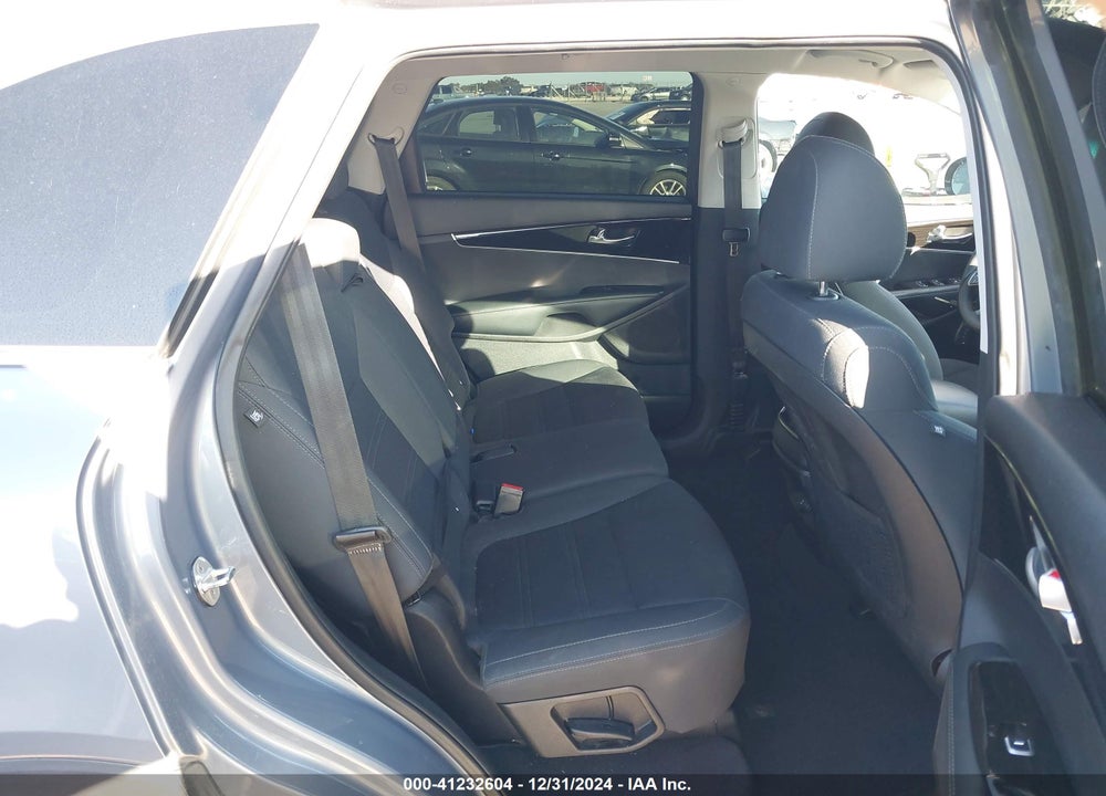 2019 KIA SORENTO 2.4L L VIN: 5XYPG4A34KG596835