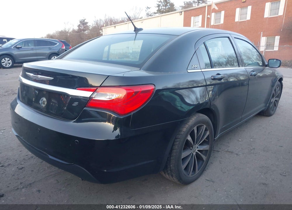 2013 CHRYSLER 200 VIN: 1C3CCBCG6DN683358