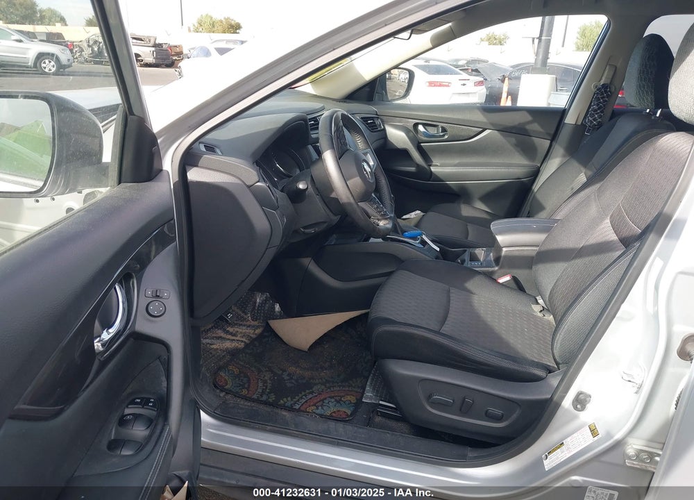 2017 NISSAN ROGUE SV VIN: JN8AT2MT4HW405917