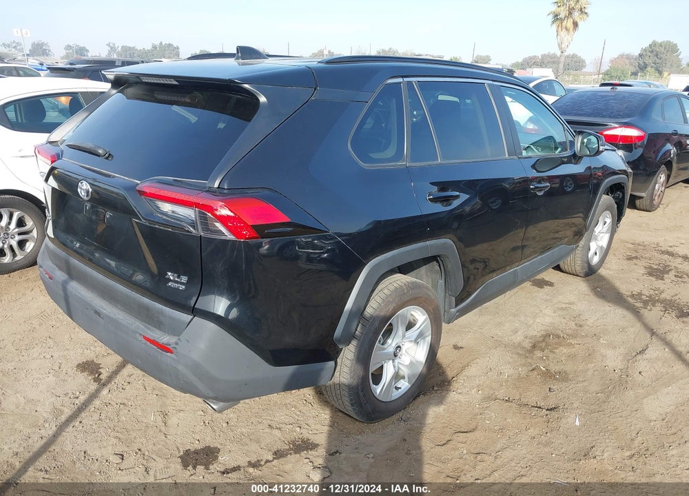 2021 TOYOTA RAV4 XLE VIN: 2T3P1RFV3MC141375