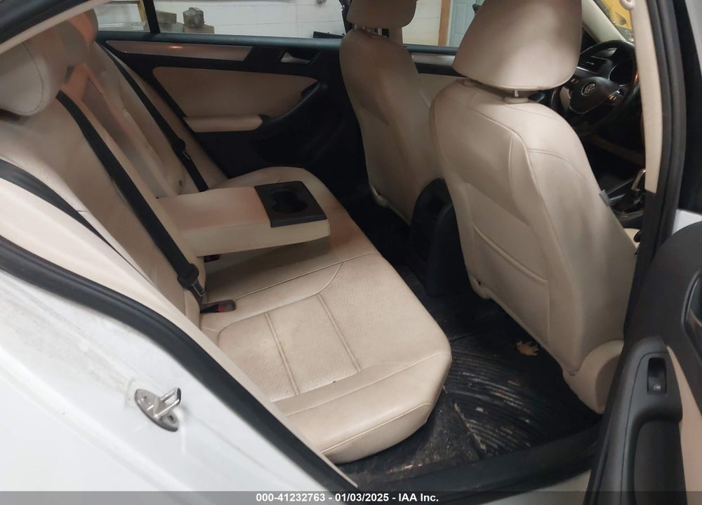 2017 VOLKSWAGEN JETTA 1.4T SE VIN: 3VWDB7AJ4HM226446