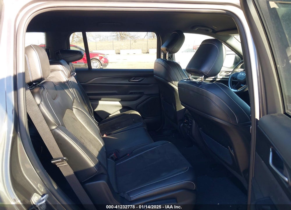 2024 JEEP GRAND CHEROKEE L ALTITUDE 4X4 VIN: 1C4RJKAG0R8535579