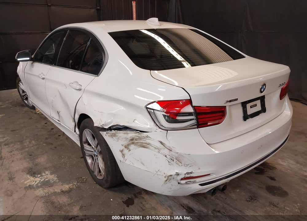 2018 BMW 330I VIN: WBA8D9C52JEM31539