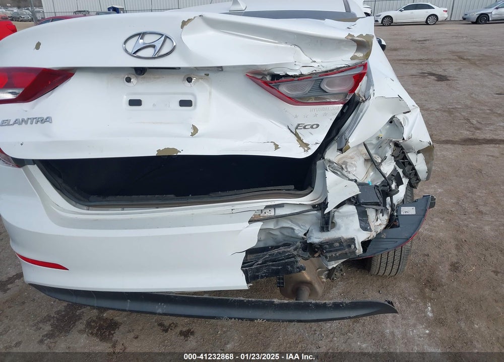 2018 HYUNDAI ELANTRA VIN: 5NPD94LA6JH344990