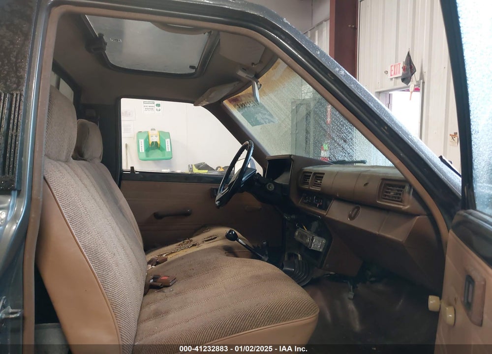 1986 TOYOTA PICKUP RN63 STD VIN: JT4RN63RXG0068371