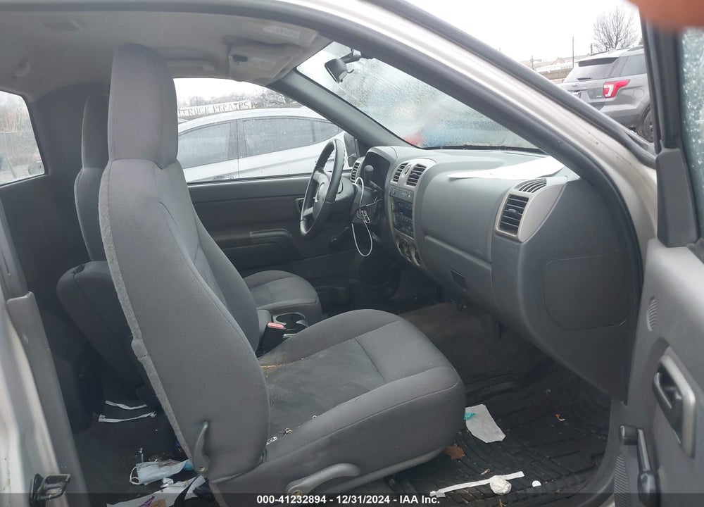 2005 CHEVROLET COLORADO LS VIN: 1GCCS146858230227