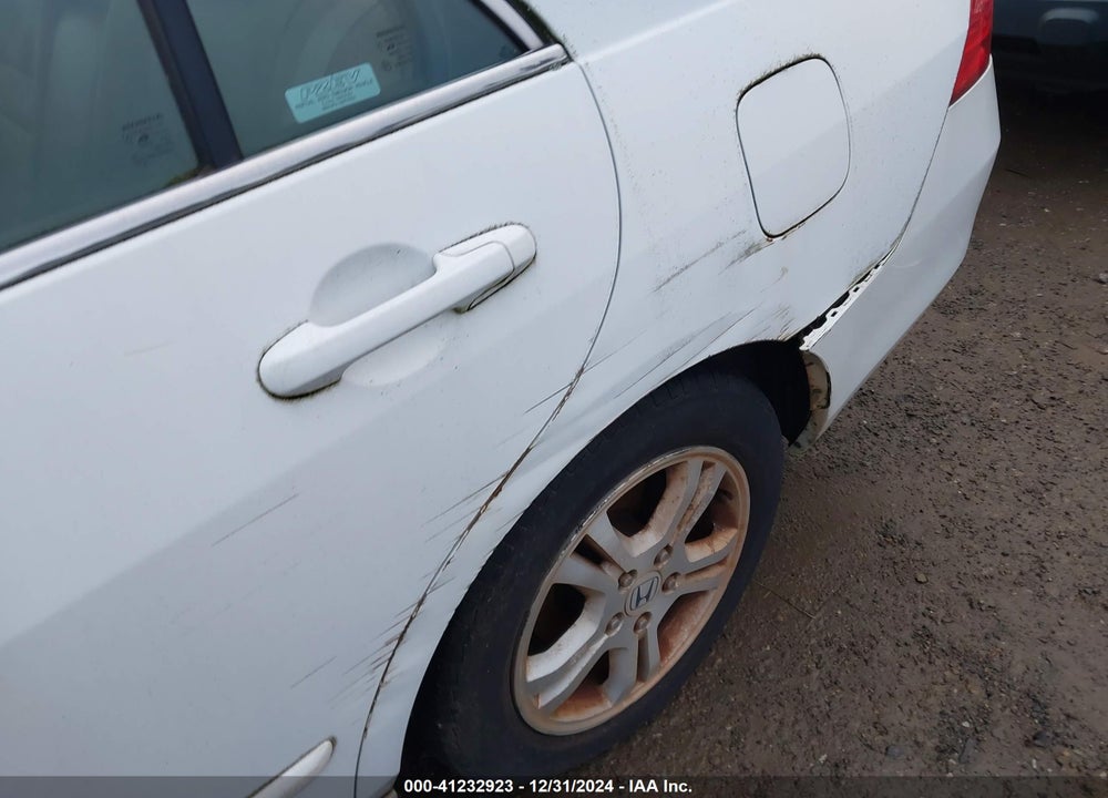 2007 HONDA ACCORD VIN: 1HGCM568X7A201504