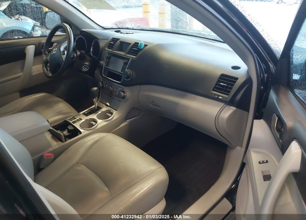 2013 TOYOTA HIGHLANDER BASE PLUS VIN: 5TDZA3EH7DS043340